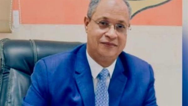 الدكتور حسين طه عميد