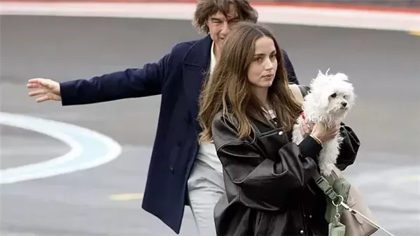 توم كروز وآنا دي