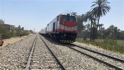 مصرع شاب مجهول الهوية أسفل عجلات القطار في مركز المنشأة بسوهاج