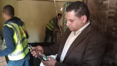 محافظة الجيزة: ضبط 7 آلاف زجاجة مشروبات كحولية داخل منشأة غير مرخصة في الشيخ زايد