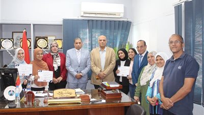 مدير تعليم الجيزة يكرم الطلاب المبدعين في المسابقة الدولية للعلوم والهندسة ISEF