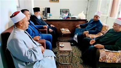تجسيدًا للوحدة الوطنية.. وفد كنسي يزور وكيل أوقاف البحر الأحمر لتهنئته بتكليفه الجديد| صور
