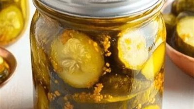 يساعد على رفع ضغط الدم.. فوائد تناول المخلل للجسم