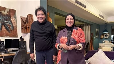 لقطات من زيارة دعاء فاروق لـ الكينج محمد منير في منزله |صور