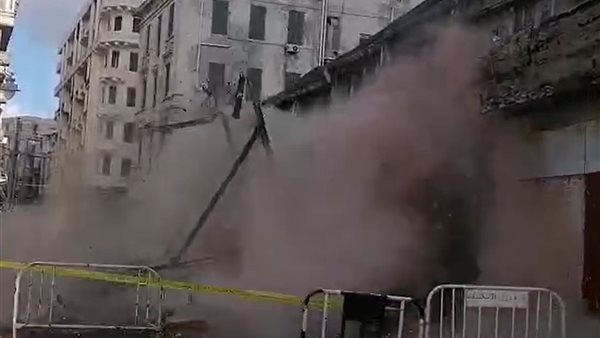 هدم أجزاء من بناء