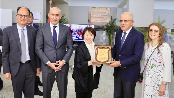 وزير التعليم ونظيرته