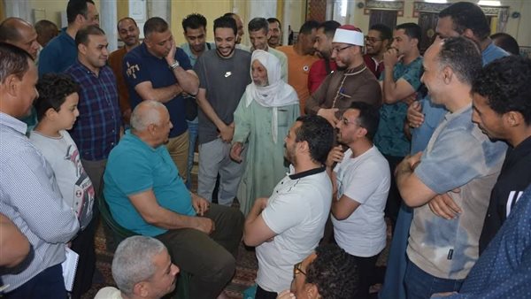 جانب من لقاء محافظ