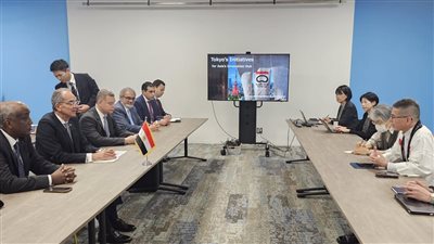 وزير الاتصالات يلتقي بمسؤولي شركات يابانية لبحث التعاون في مجال صناعة الإلكترونيات وأشباه الموصلات