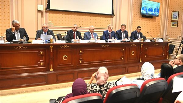 مناقشة لجنة الإسكان