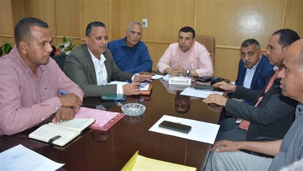 جانب من لقاء محافظ