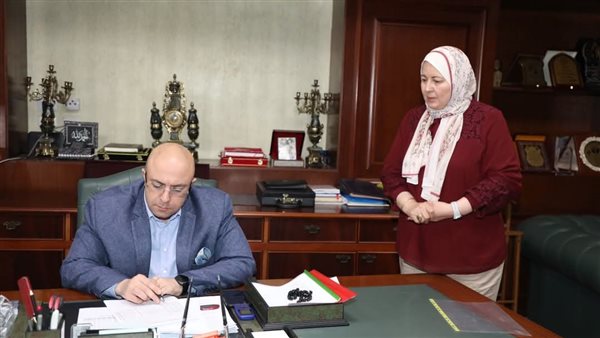 محافظ بني سويف ووكيلة