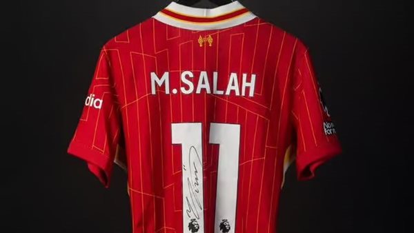  قميص محمد صلاح في