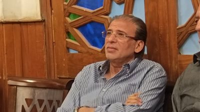 المخرج خالد يوسف ومحمد جمعة يقدمان واجب العزاء في والدة زوجة المنتج محمد السبكي 