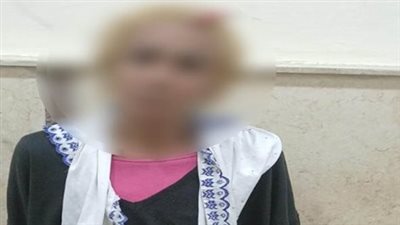 مرضيش يشتري مني إيشاربات.. كشف ملابسات تعرض سائح لمضايقات من بائعة بالقاهرة | فيديو 