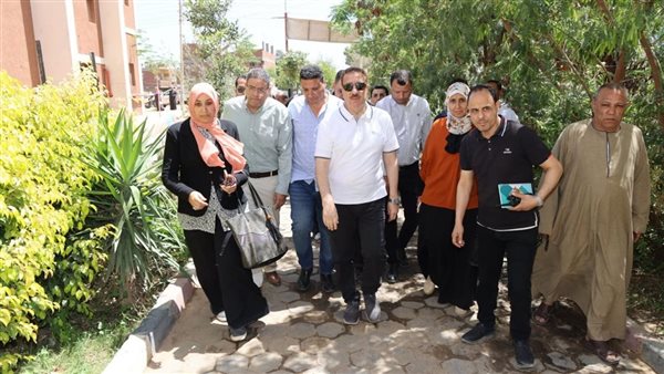 جانب من جولة المحافظ