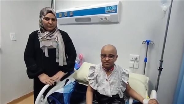 الطفلة هنا مريضة