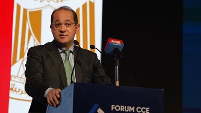 وزير المالية يلتقي المدير المالي لبرنامج الأغذية العالمي لبحث تعزيز الأمن الغذائي والتمويل التنموي