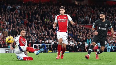 موعد مباراة ليفربول وأرسنال في الدوري الإنجليزي 2024-25 والقناة الناقلة