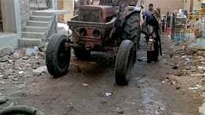 خلال اللهو.. مصرع صغير أسفل عجلات جرار زراعي في سوهاج