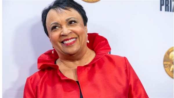 إقالة أمينة مكتبة