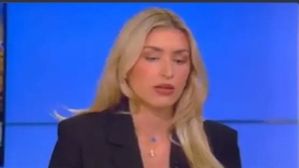  المحللة السياسية،