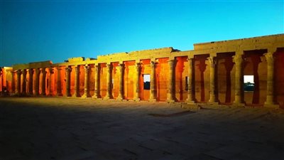 معبد فيله يتزين بالأحمر تضامنًا مع مرضى أنيميا البحر المتوسط في اليوم العالمي للثلاسيميا