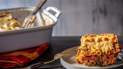 للمغتربين والمستعجلين.. أسرار طريقة عمل مكرونة بشاميل بدون فرن