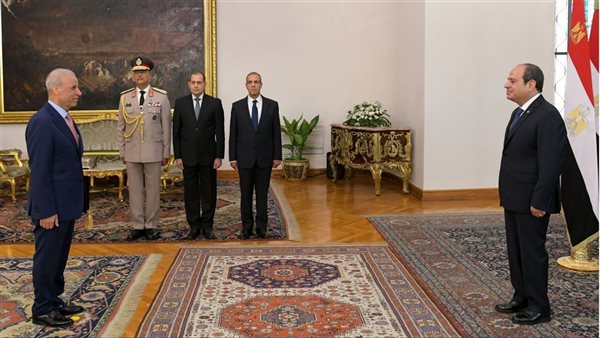 اعتماد السفراء الجدد