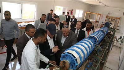مستشار رئيس الجمهورية يتفقد نادي الهجن ومشروعات الاستثمار الزراعي بالوادي الجديد