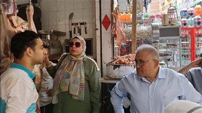 رئيس حي شرق مدينة نصر يقود حملة مكبرة لضبط الأسواق في مدينة الأمل| صور