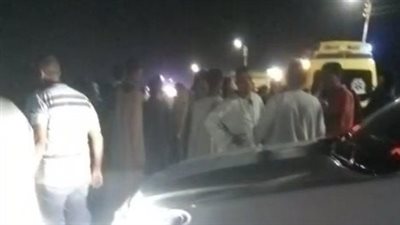 بينهم رضيع.. مصرع شخص وإصابة 3 آخرين إثر انقلاب سيارة أجرة في ترعة بالأقصر