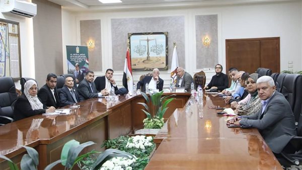 جانب من لقاء محافظ