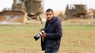 استشهاد الصحفي الفلسطيني حسن أصليح إثر قصف الاحتلال لمستشفى ناصر بمدينة خان يونس