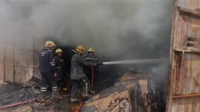اندلاع حريق هائل في مخزن خردة بالدقهلية 