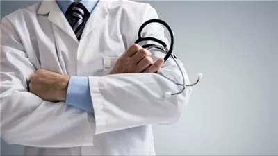 طبيب يتهم زميله بضربه والاستيلاء على خاتم شعار الجمهورية بالوحدة الصحية بالهرم