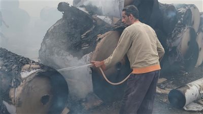 السيطرة على حريق مصنع مستلزمات طبية في الفيوم الجديدة