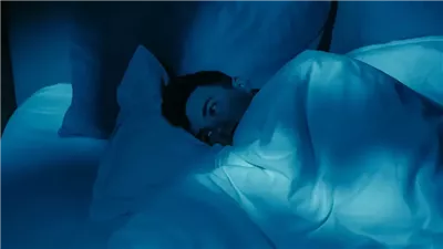 دراسة: 3 ليالٍ فقط من قلة النوم قد تزيد خطر الإصابة بأمراض القلب