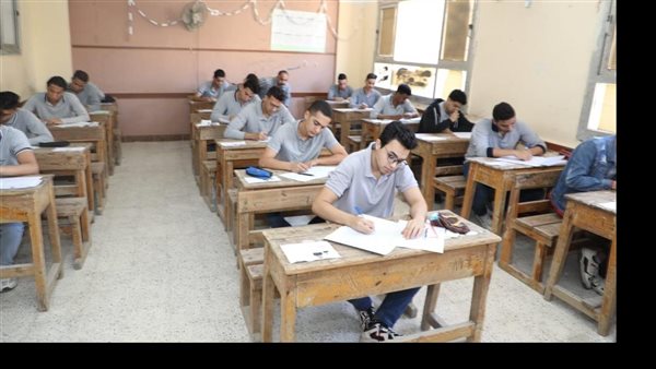 طلاب الدبلومات الفنية