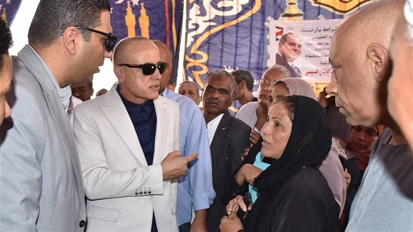 محافظ الأقصر واهالي