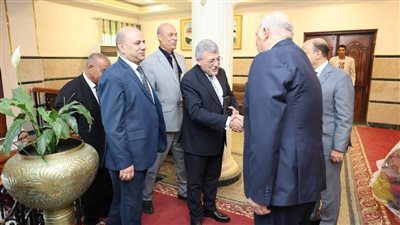 محافظ كفر الشيخ ورئيس هيئة الأوقاف يبحثان ملفات التعاون المشترك وتعزيز فرص الاستثمار بالمحافظة