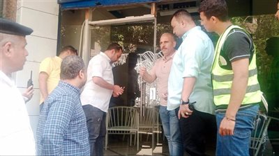 غلق وتشميع محال وكافيهات مخالفة بدون ترخيص في الدقي| صور