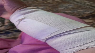 كسروا عليها سقف دورة المياه.. صحفية تستغيث من قيام جيرانها بتهديد شقيقتها بالمطرية