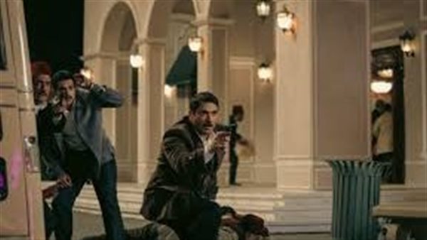 الفنان أحمد عز