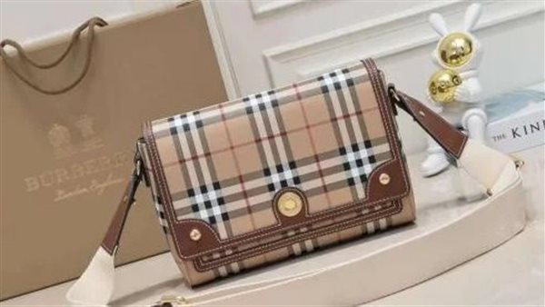 أحد منتجات شركة بربري