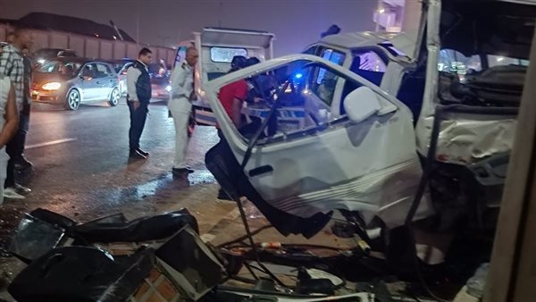 تصادم سيارة ميكروباص