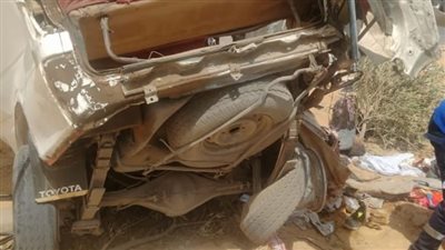 مصرع 4 أشخاص وإصابة 11 آخرين في تصادم ميكروباص بعمود أعلى الطريق الأوسطي