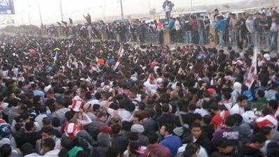إصابة 4 مشجعين في تدافع جماهيري قبل مباراة منتخبي مصر والمغرب للشباب باستاد الدفاع الجوي