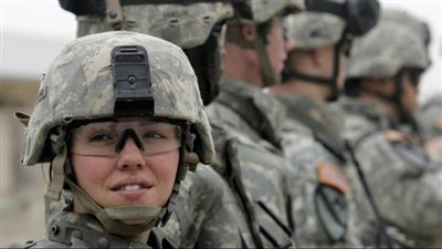 البنتاجون يضيف فحص اضطراب الهوية الجنسية لطرد المتحولين من الجيش