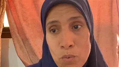 الابن يأكل الزجاج والبنت قطّعت جسدها.. سيدة ببورسعيد تستغيث لعلاج أبنائها: ساعدوني قبل ما يقتلوني أنا وأبوهم| صور وفيديو 