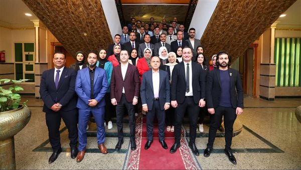 محافظ كفر الشيخ وشباب